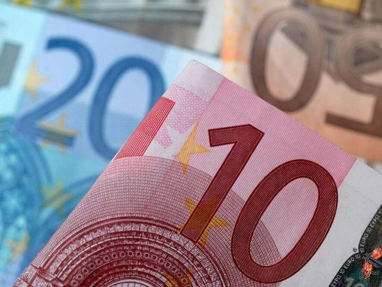 Las condiciones de crédito en la eurozona se endurecen y aumentan los riesgos para el crecimiento empresarial