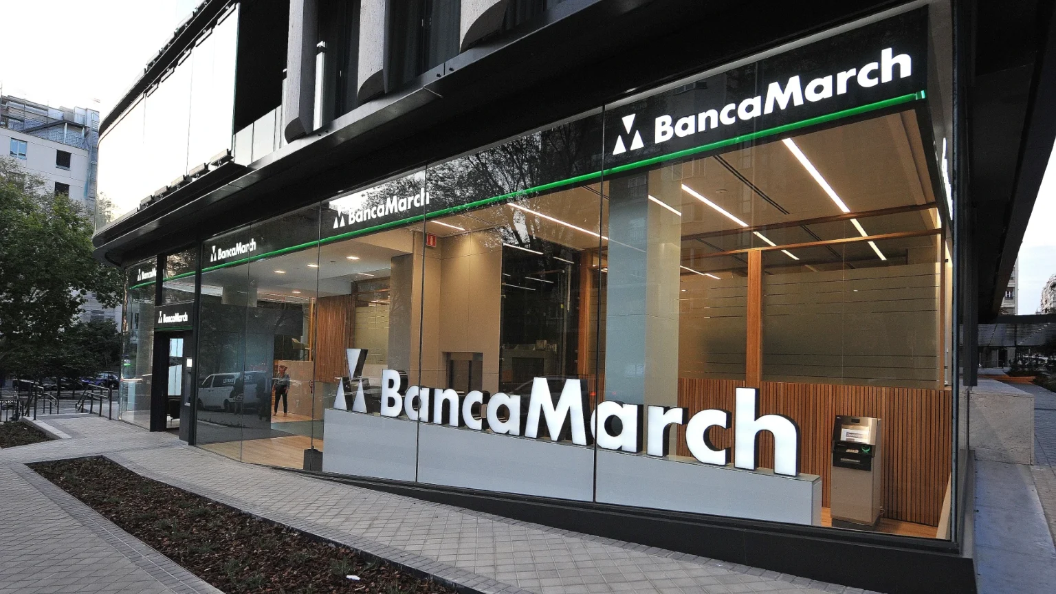 EIB and Banca March Seal €280 Million Financing Deal to Boost Spanish Regional Growth