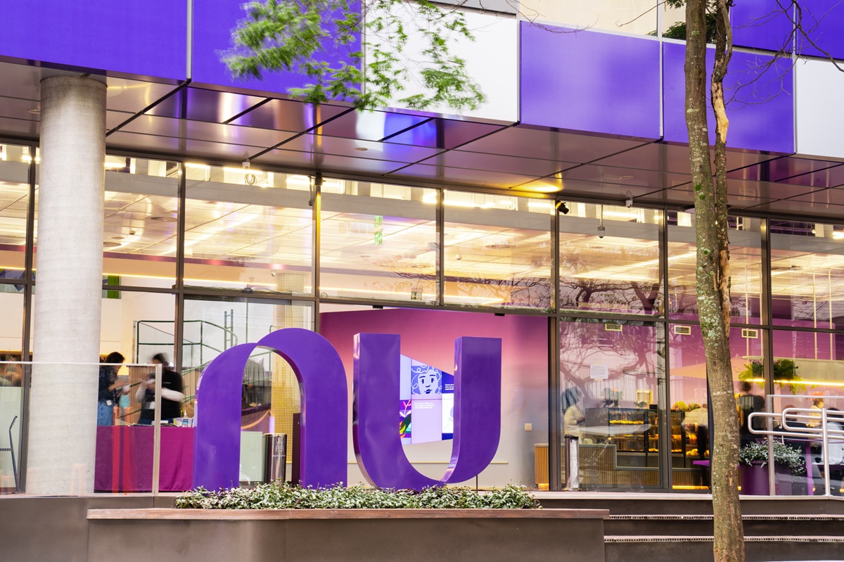 Nubank Denies Monzo Takeover, Signals Focus on Organic Growth