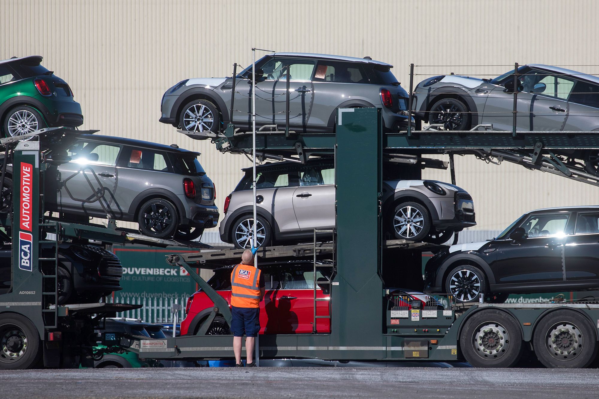 UK Car Industry Faces Strategic Dilemma Between Chinese Investment and EU Market Access