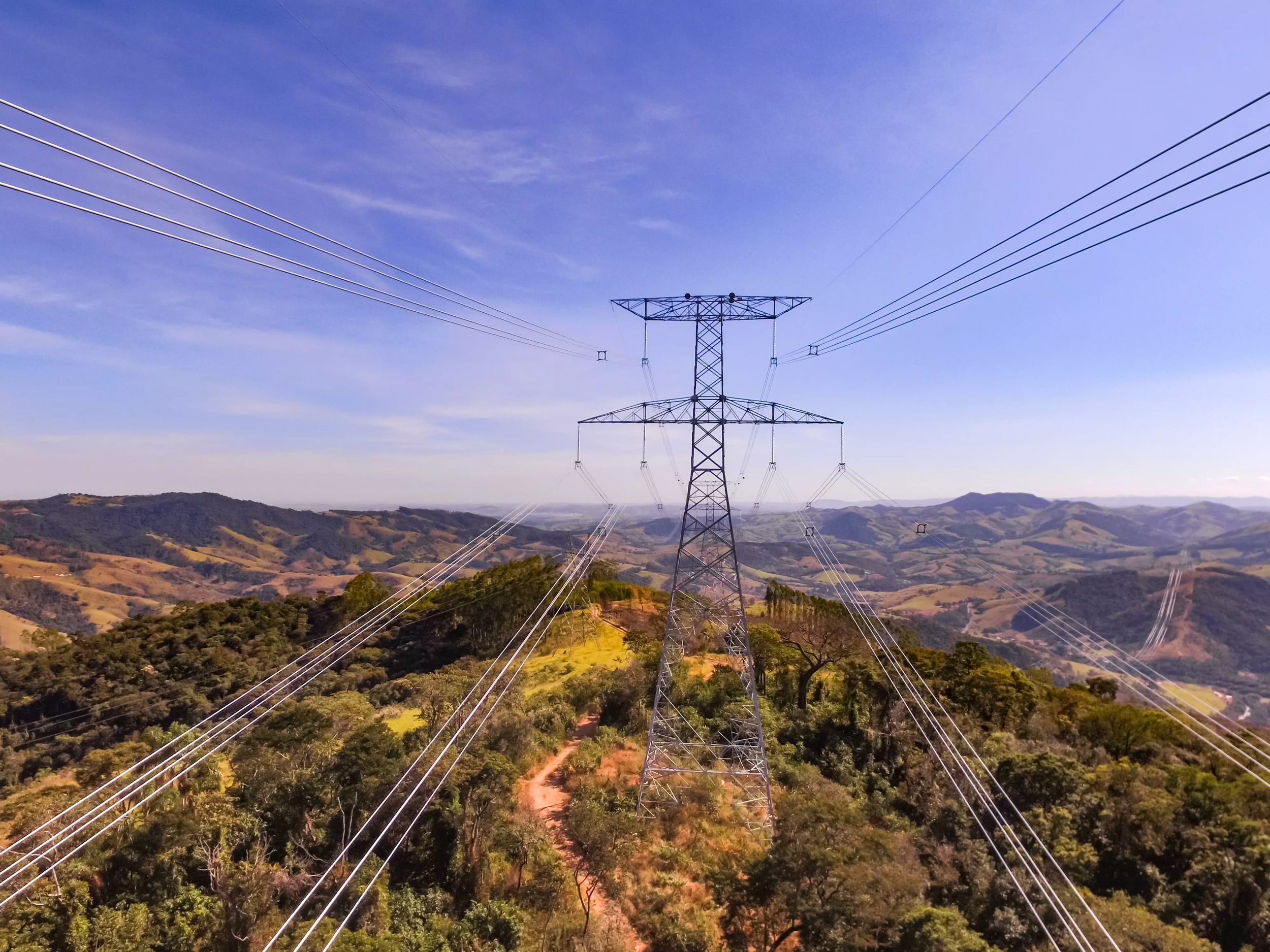 El BEI concede un préstamo verde de 150 millones de euros a Neoenergia para modernizar redes eléctricas en Brasil