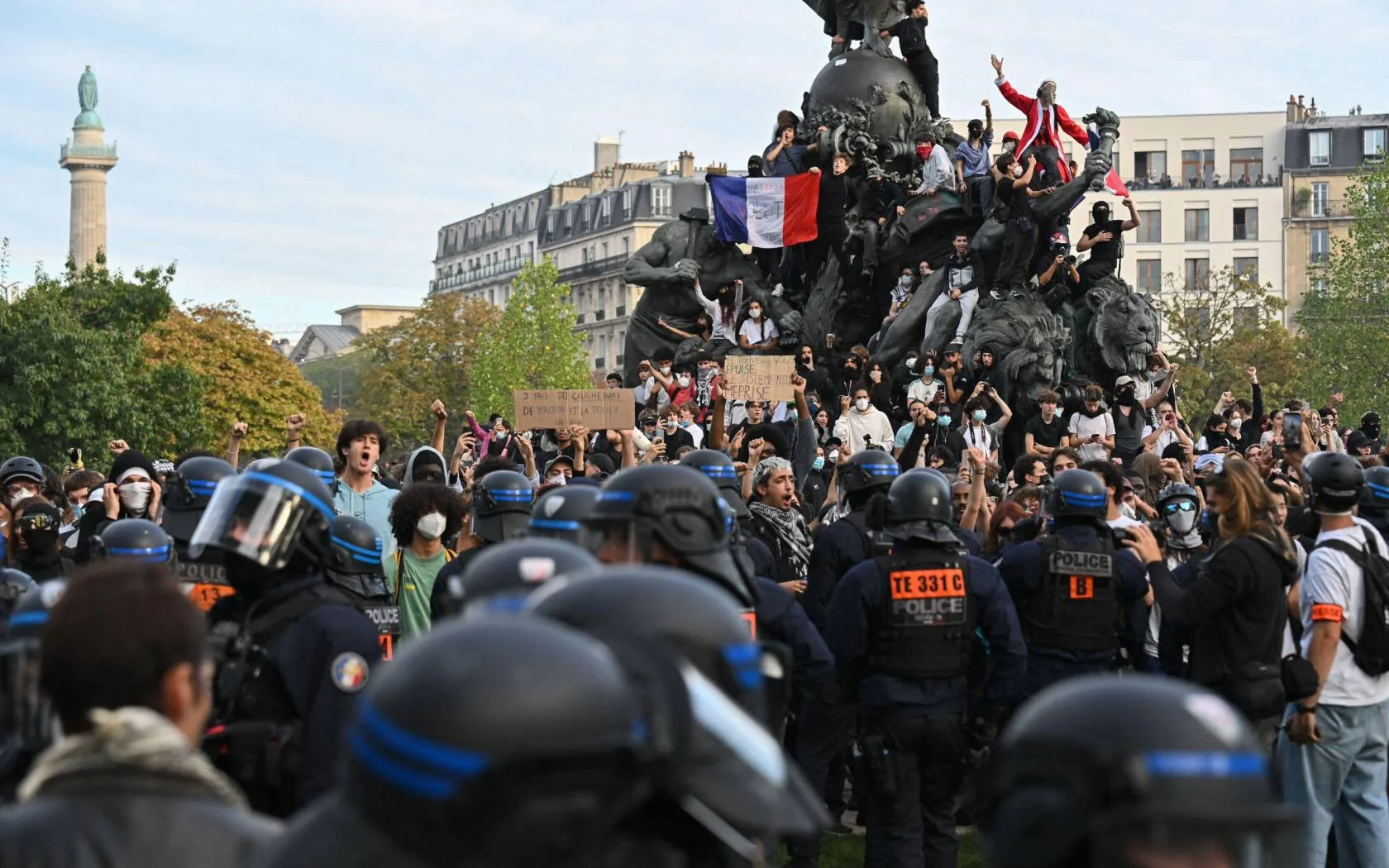 French Bond Yields Hit 24-Year High as Protests Test Investor Confidence and Fiscal Outlook