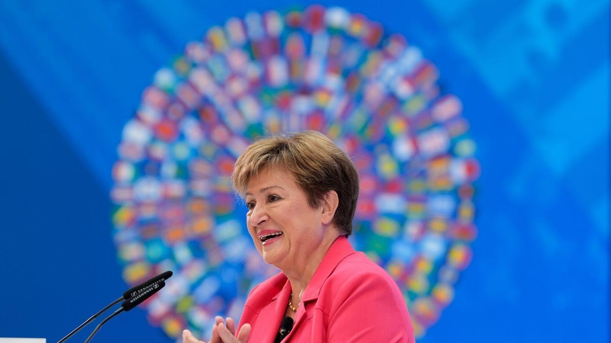 El FMI respalda las reformas económicas de Argentina mientras se acerca el desafío de la deuda de 2027