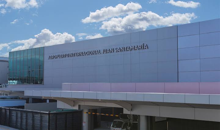 Costa Rica busca apoyo de la UE para conectar el aeropuerto Juan Santamaría con su futura red de tren eléctrico