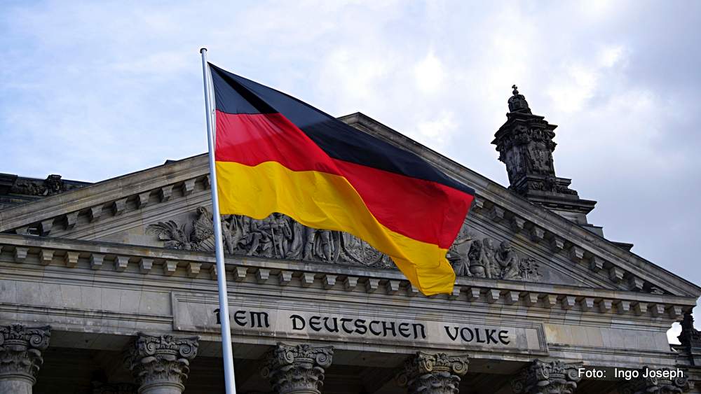 German economy grows 0.3% as export rebound strengthens recovery hopes